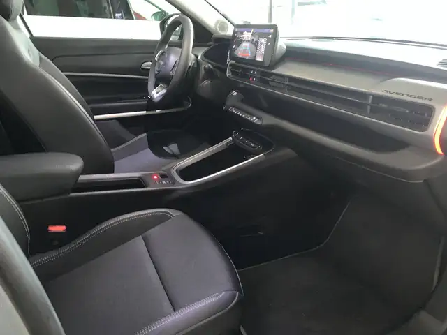 Jeep Avenger view 10