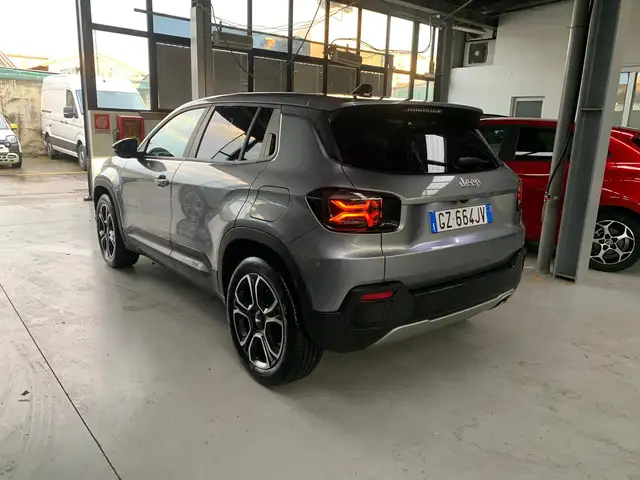 Jeep Avenger view 2