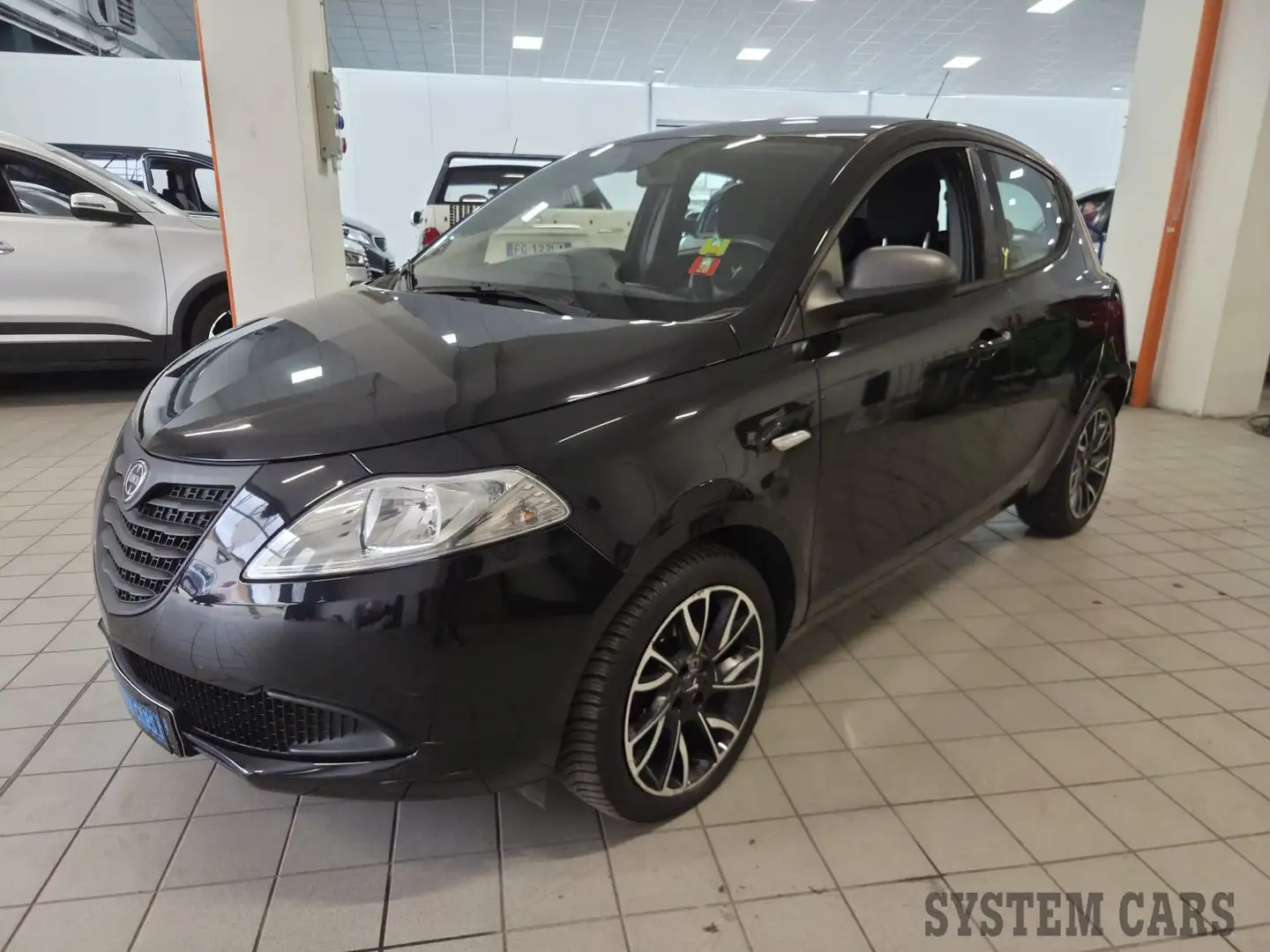 Lancia Ypsilon Ypsilon 1.2 69 CV 5 porte Elle - OK NEOPATENTATO - 1