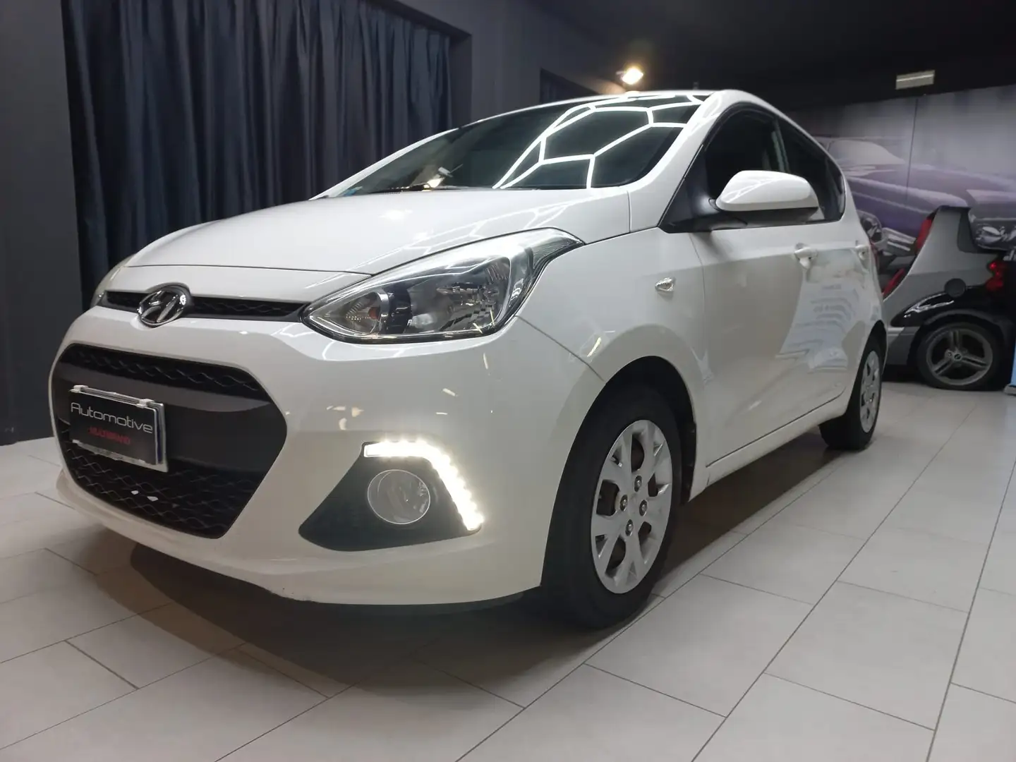 Hyundai i10 i10 1.0 Comfort auto Bianco - 1