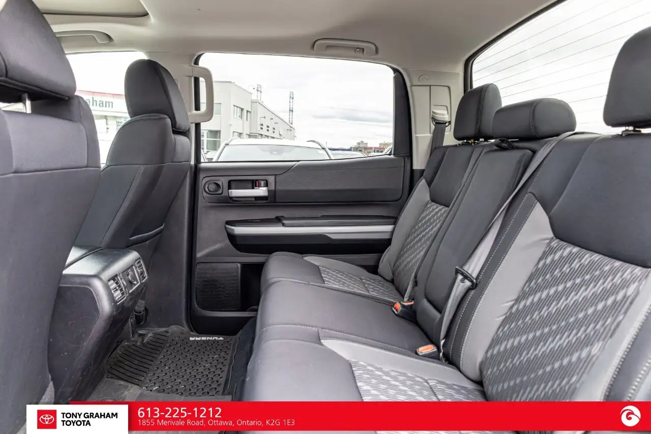 Toyota Tundra снимка Toyota Tundra