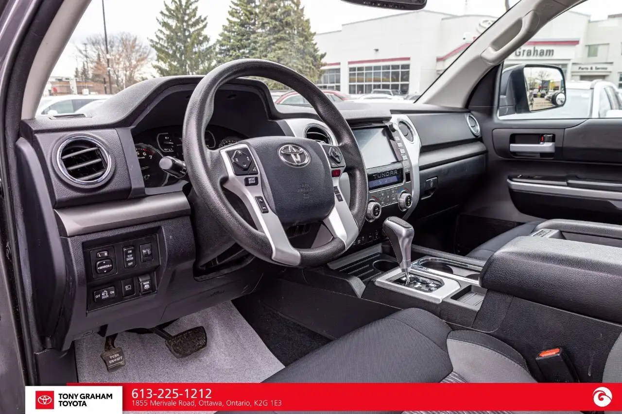 Toyota Tundra снимка Toyota Tundra
