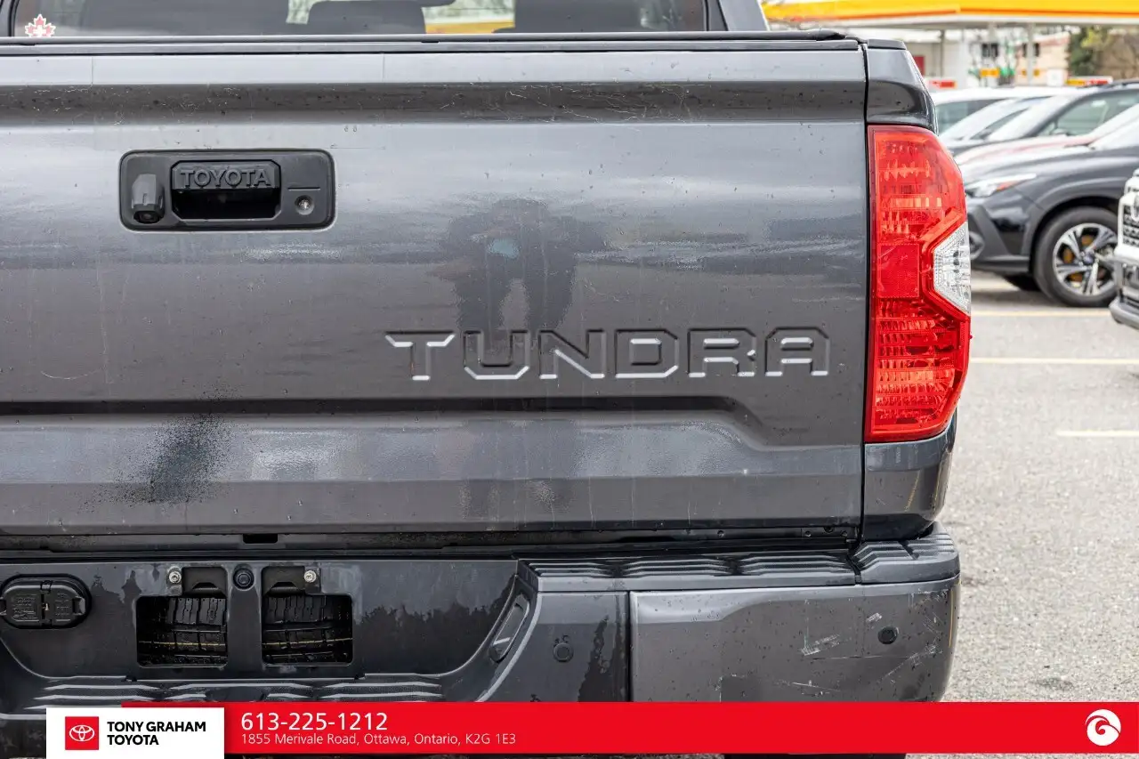 Toyota Tundra снимка Toyota Tundra