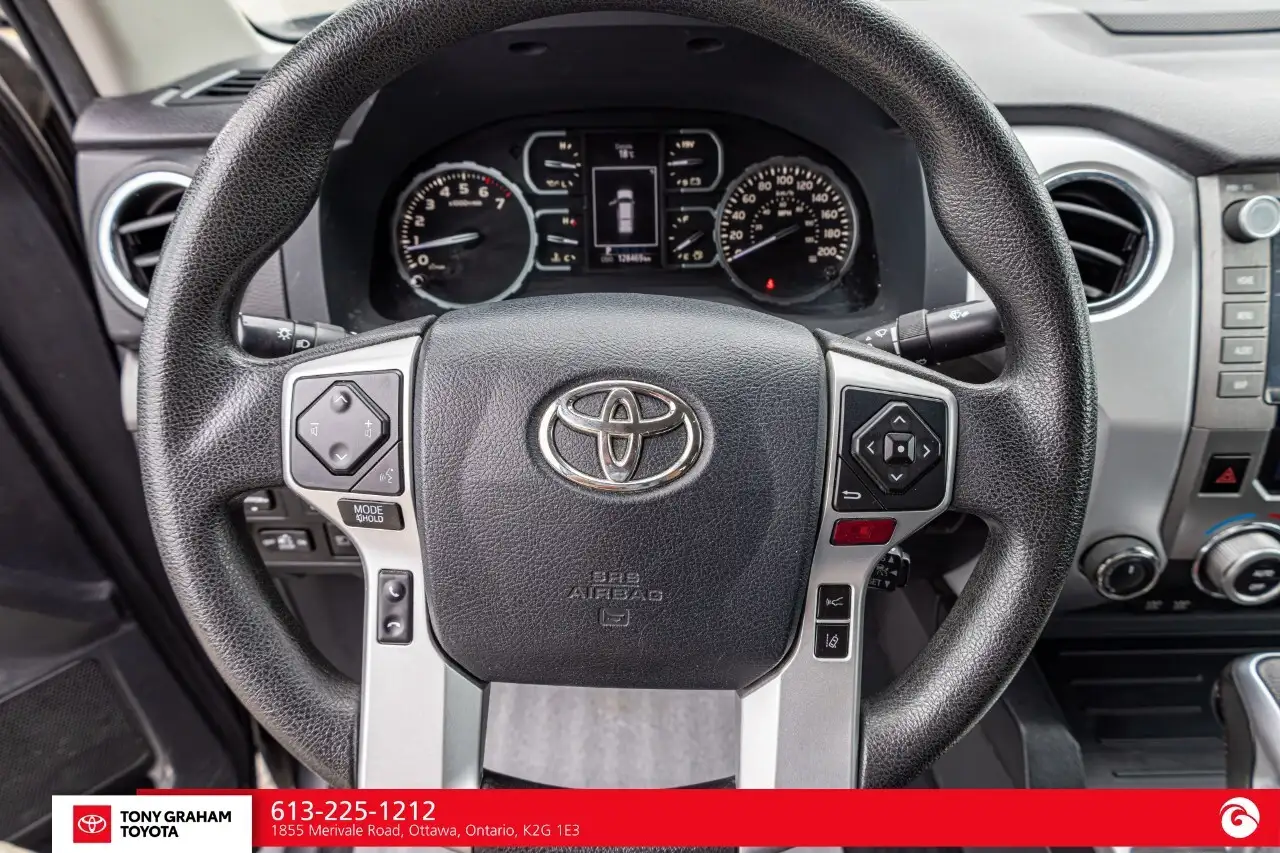 Toyota Tundra снимка Toyota Tundra