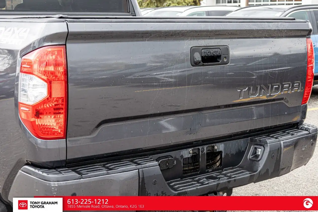 Toyota Tundra снимка Toyota Tundra
