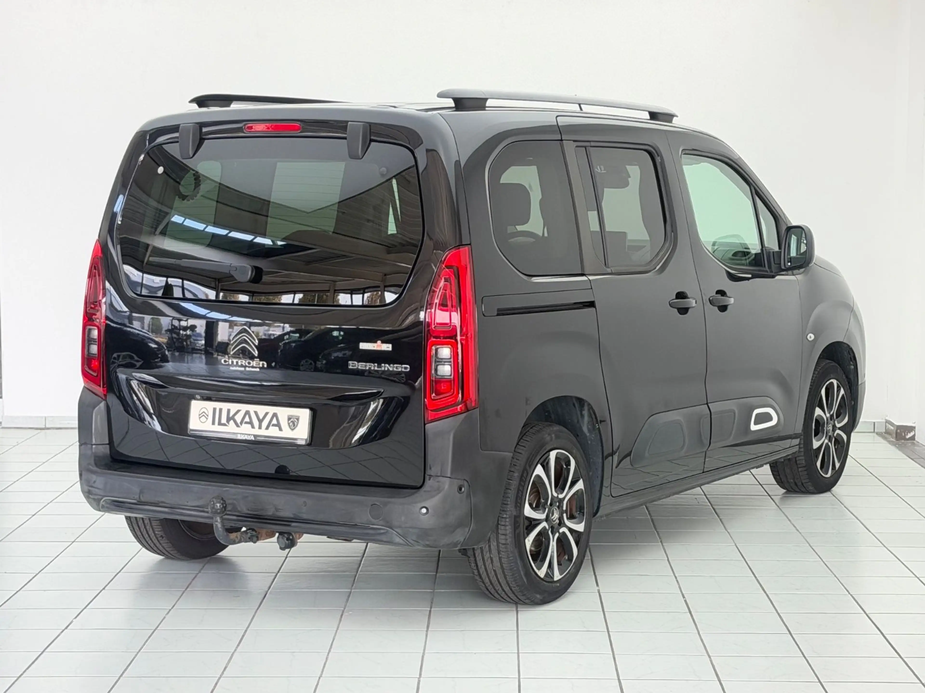 Citroen Berlingo Shine M *AHK*AppleCarPlay*Panorama* — photo 10