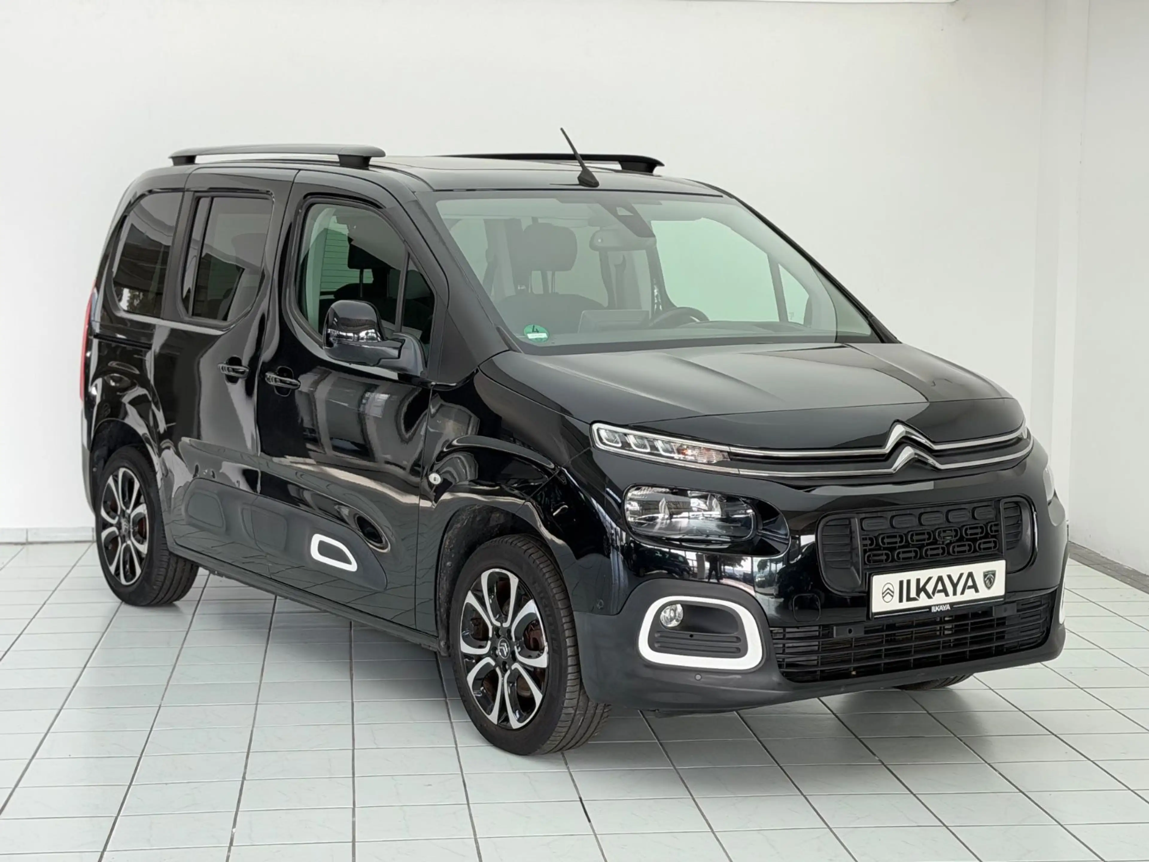 Citroen Berlingo Shine M *AHK*AppleCarPlay*Panorama* — photo 12