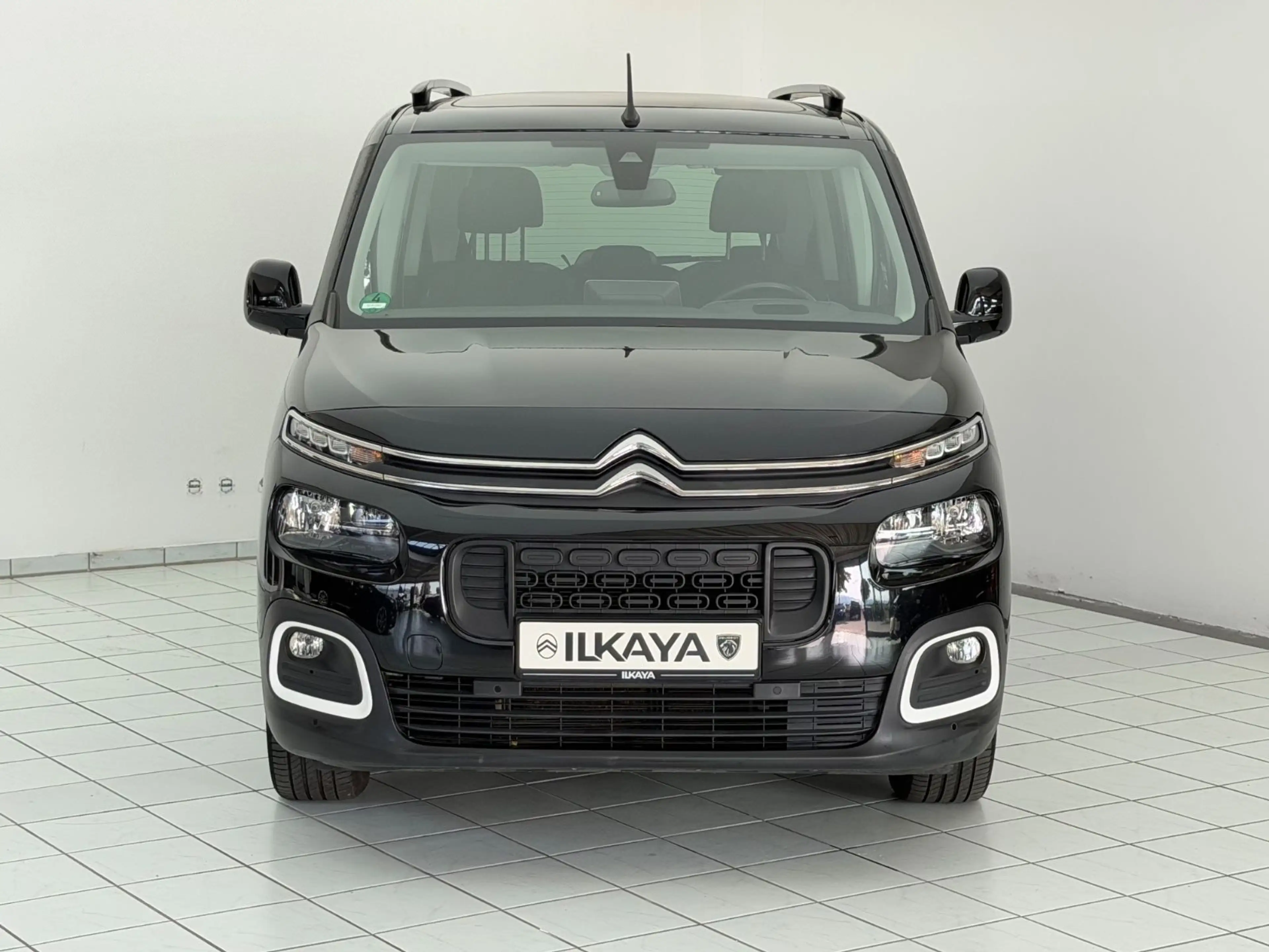 Citroen Berlingo Shine M *AHK*AppleCarPlay*Panorama* — photo 2