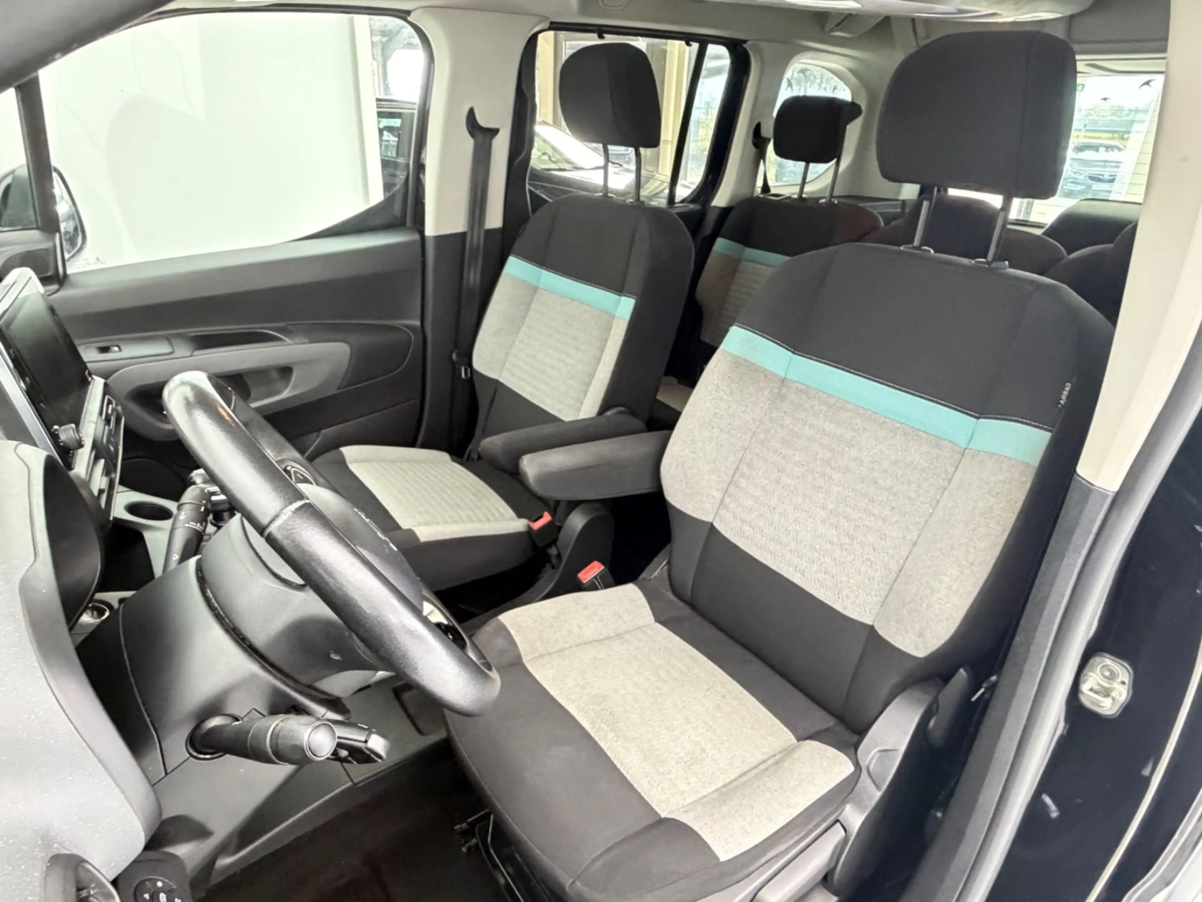 Citroen Berlingo Shine M *AHK*AppleCarPlay*Panorama* — photo 15