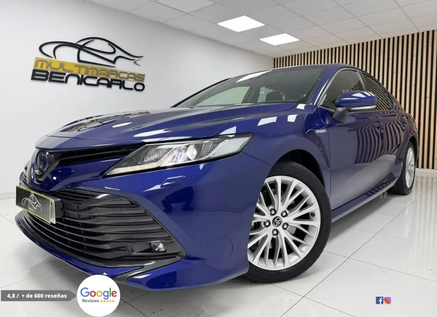 Toyota Camry Híbrido Advanced Aut. Azul - 1