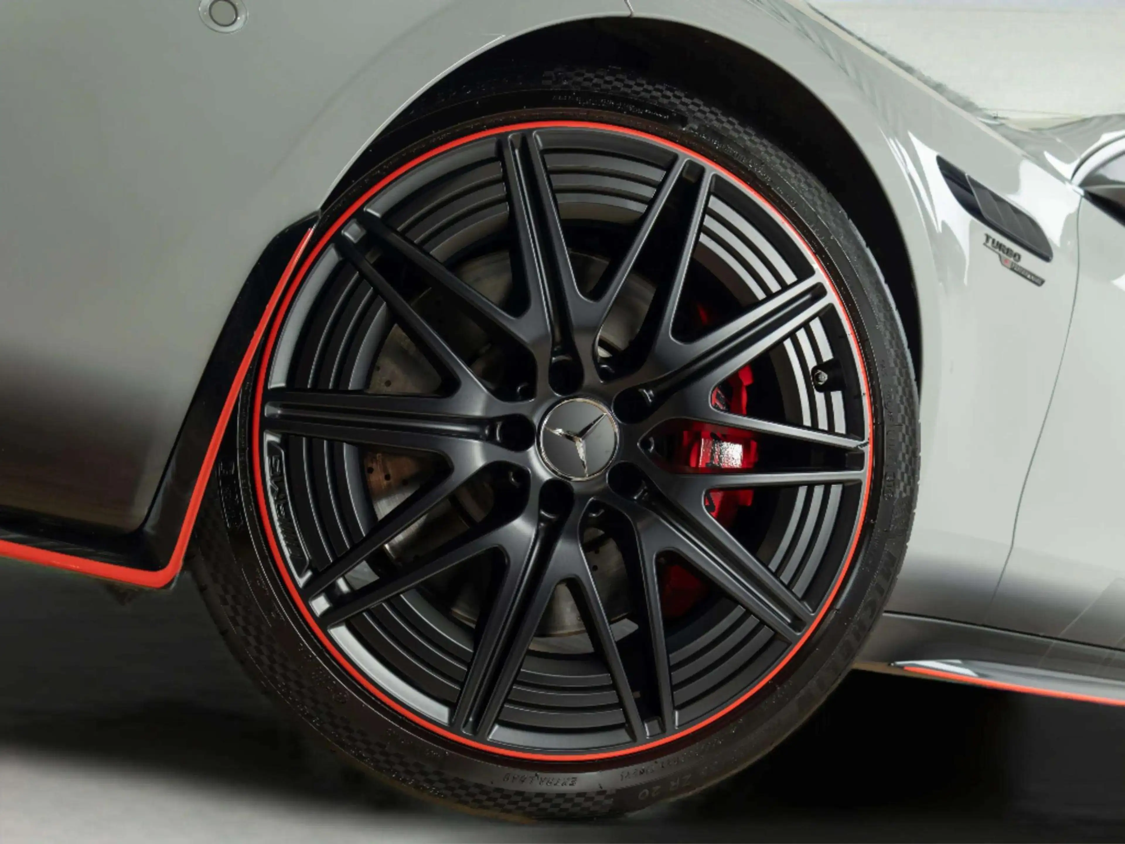 Mercedes-Benz C 63 AMG Limousine AMG S E Performance | Panorama dak — photo 14