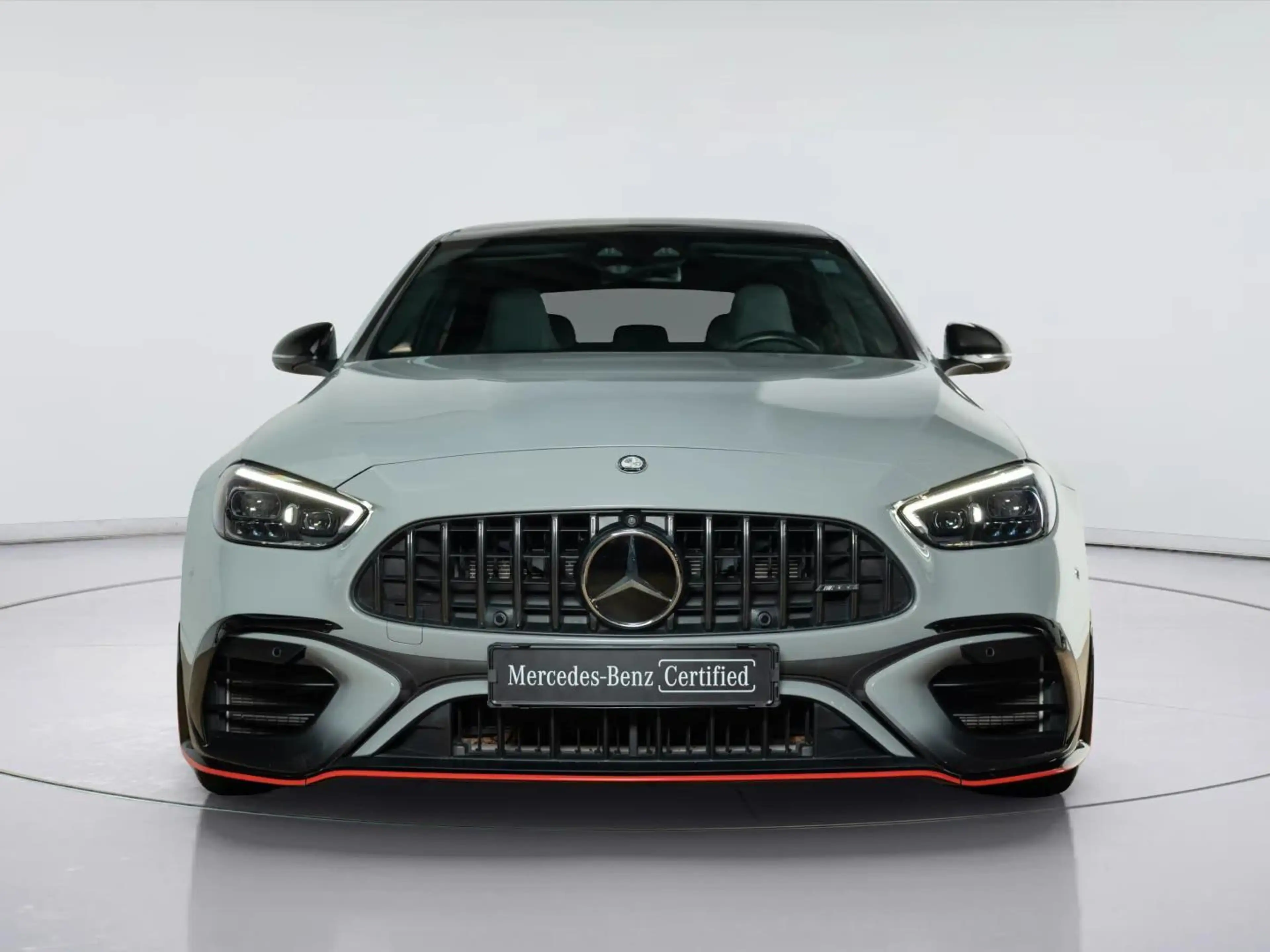 Mercedes-Benz C 63 AMG Limousine AMG S E Performance | Panorama dak — photo 11