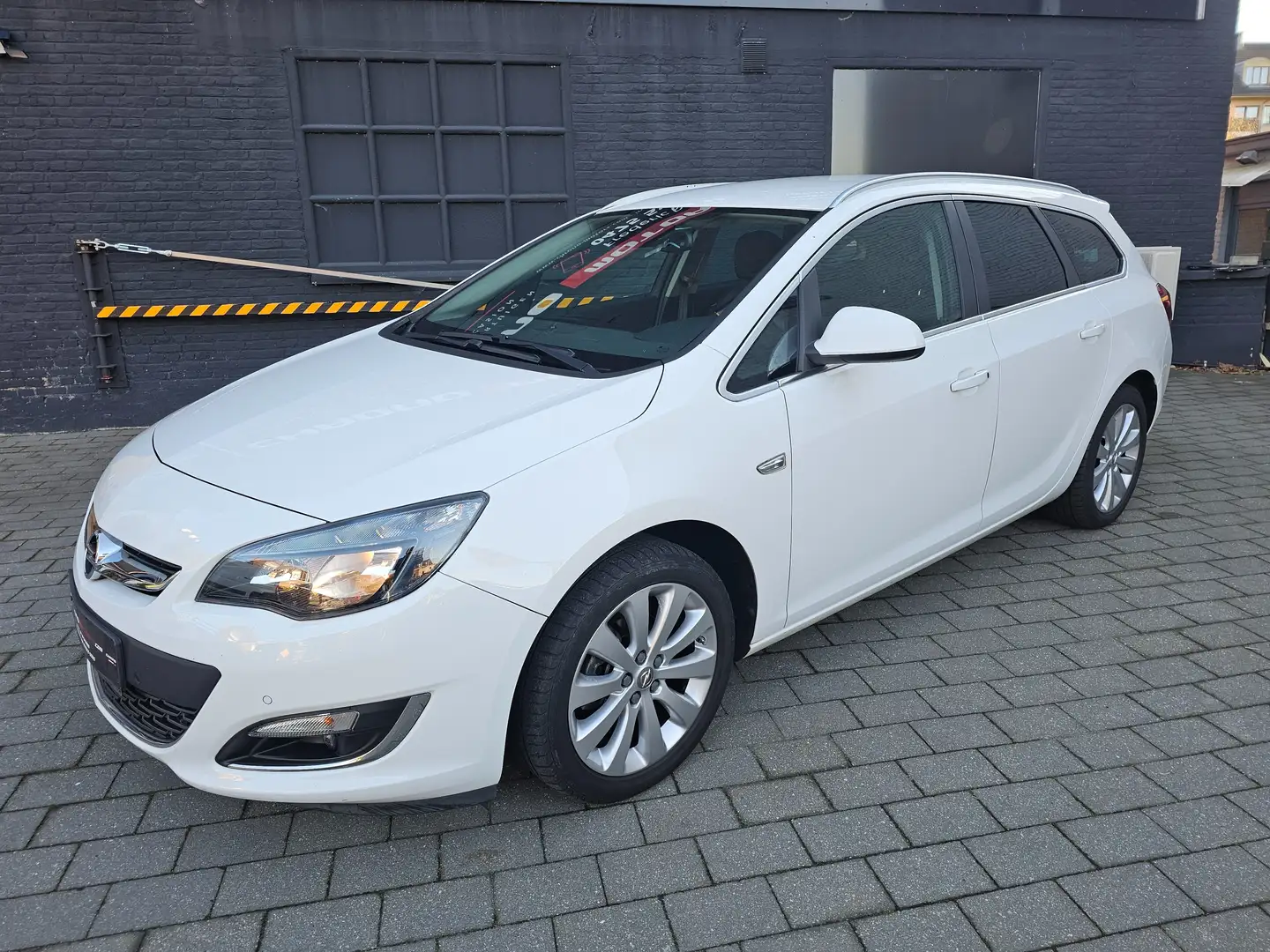Opel Astra 1,4 Turbo EURO 6 Gps Pdc Carnet Opel Garantie!! Wit - 2