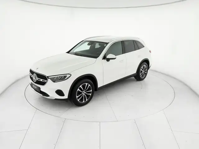 Mercedes-Benz GLC view 2