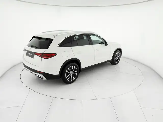 Mercedes-Benz GLC view 4