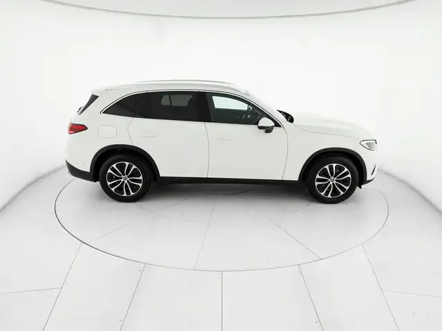 Mercedes-Benz GLC view 5