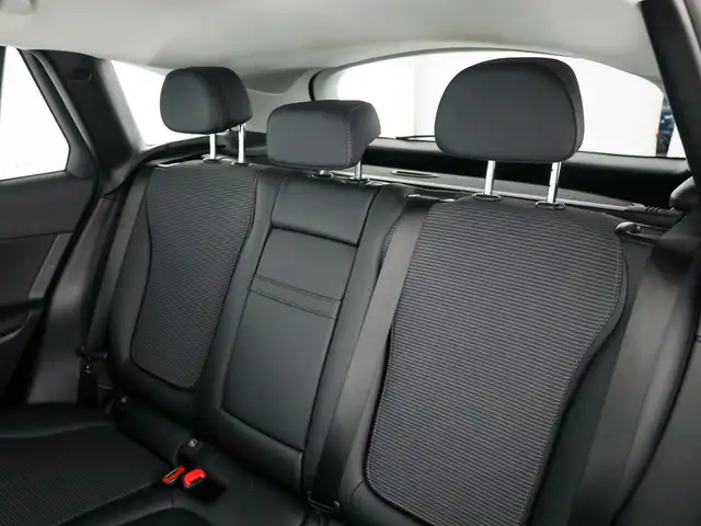 Mercedes-Benz GLC view 11