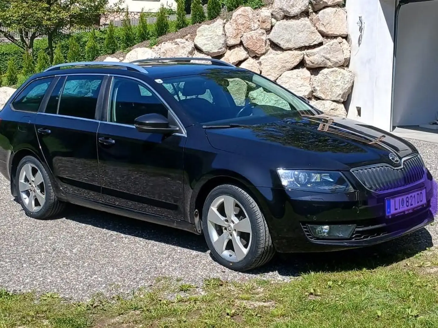 Skoda Octavia Octavia Combi 1,6 TDI 4x4 Schwarz - 1