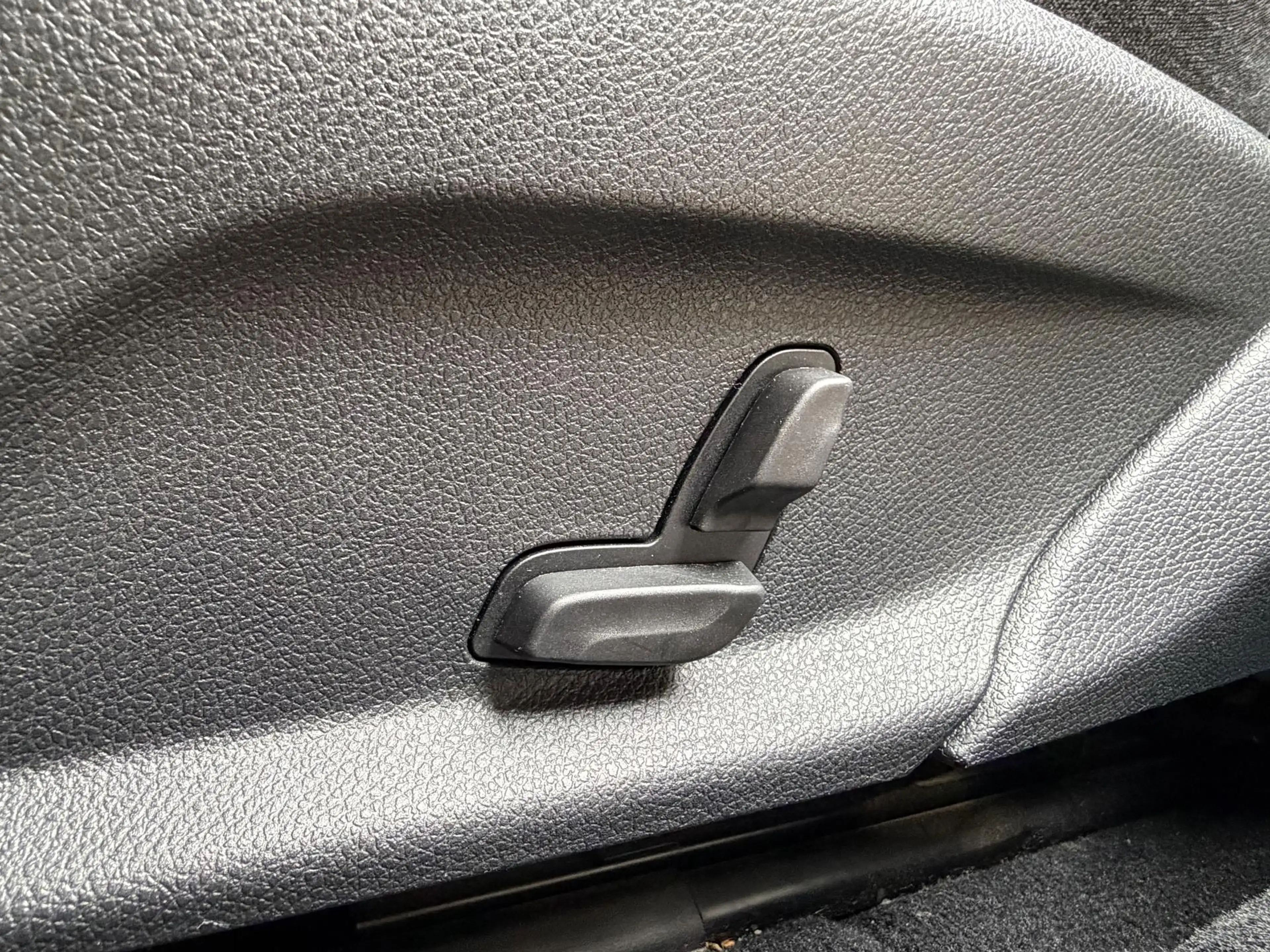 Mercedes-Benz E 300 T de Avantgarde 225 kW (306 PS), Autom. 9-Gang,... — photo 10
