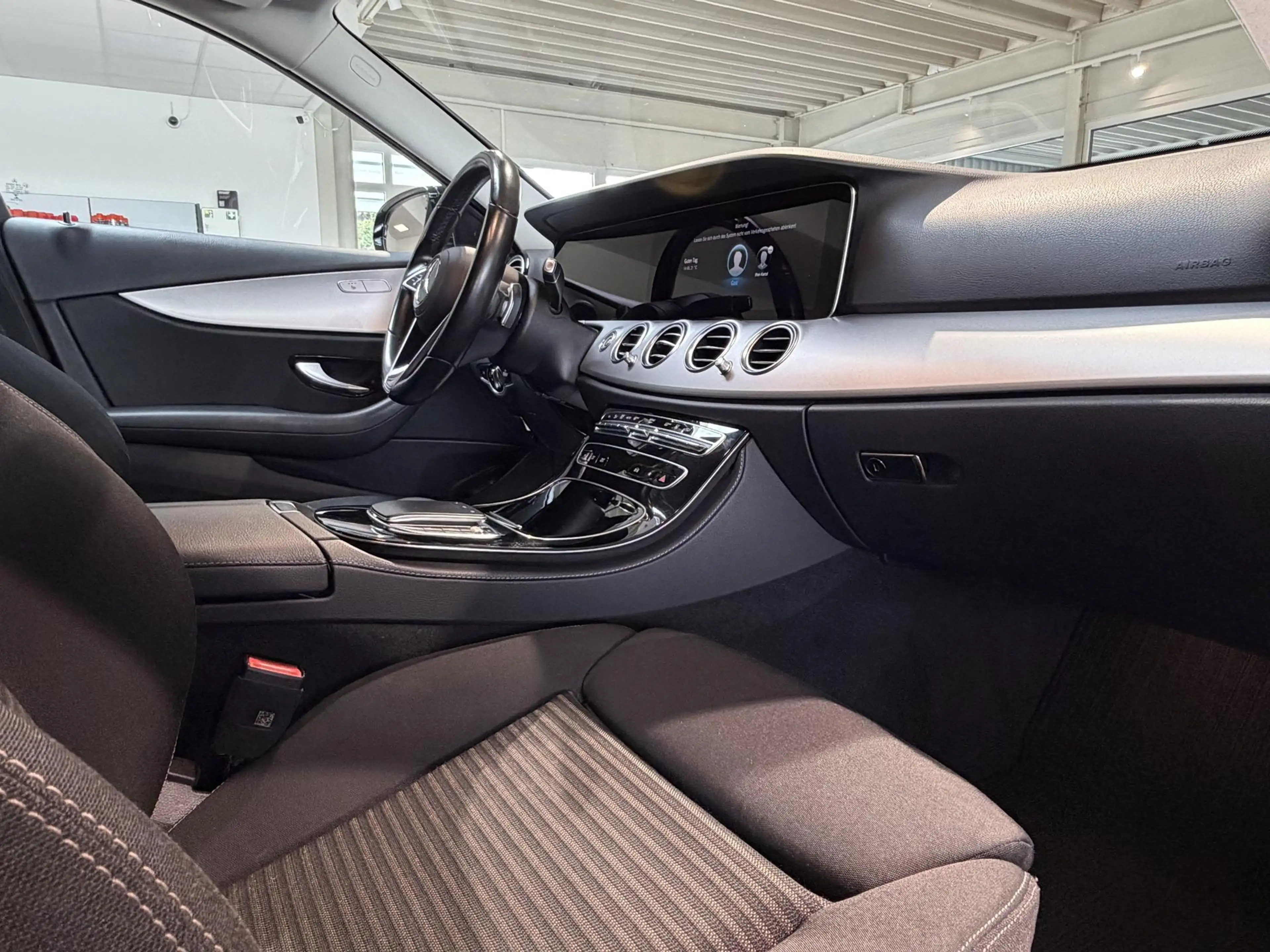 Mercedes-Benz E 300 T de Avantgarde 225 kW (306 PS), Autom. 9-Gang,... — photo 11