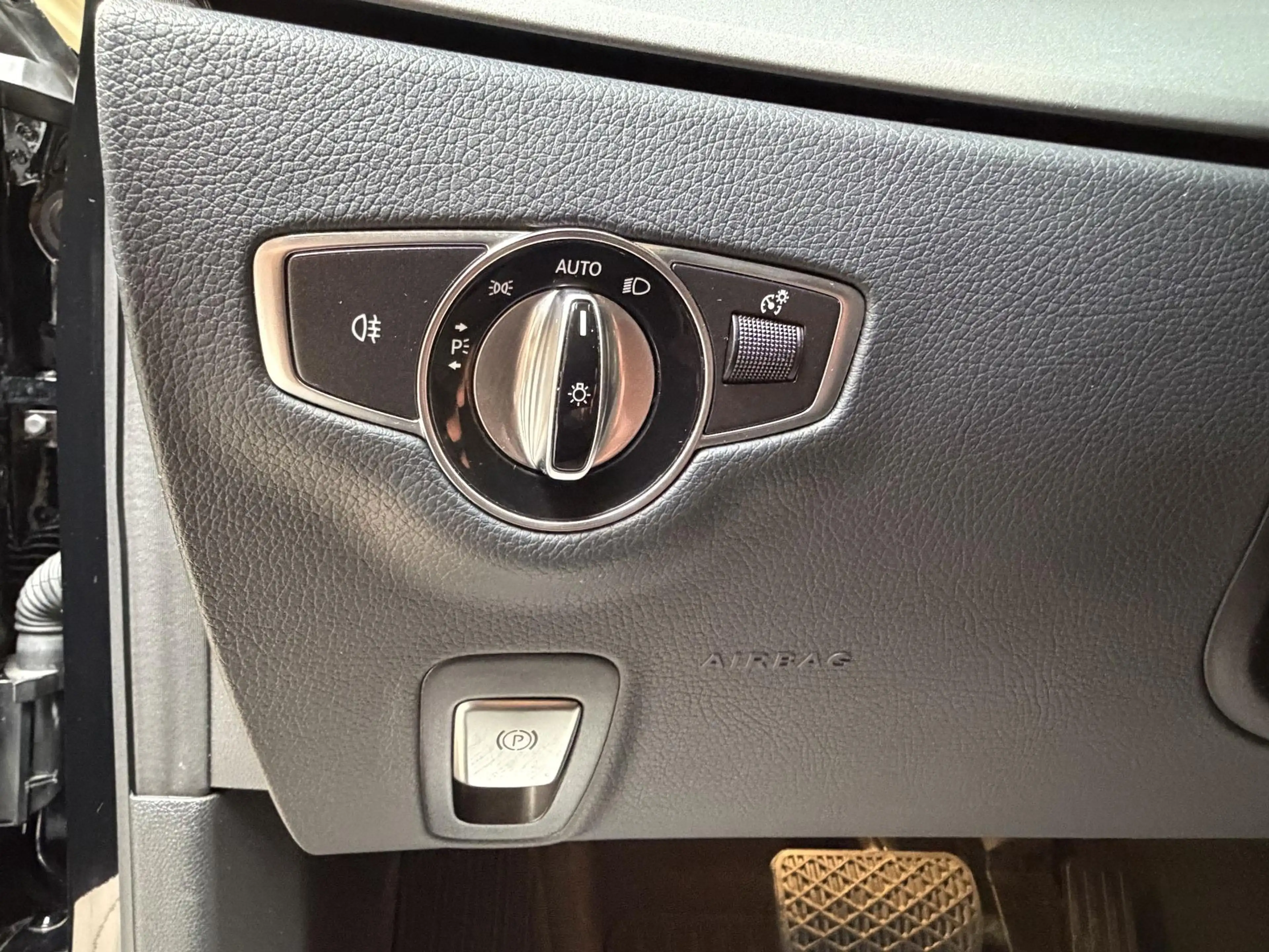 Mercedes-Benz E 300 T de Avantgarde 225 kW (306 PS), Autom. 9-Gang,... — photo 13
