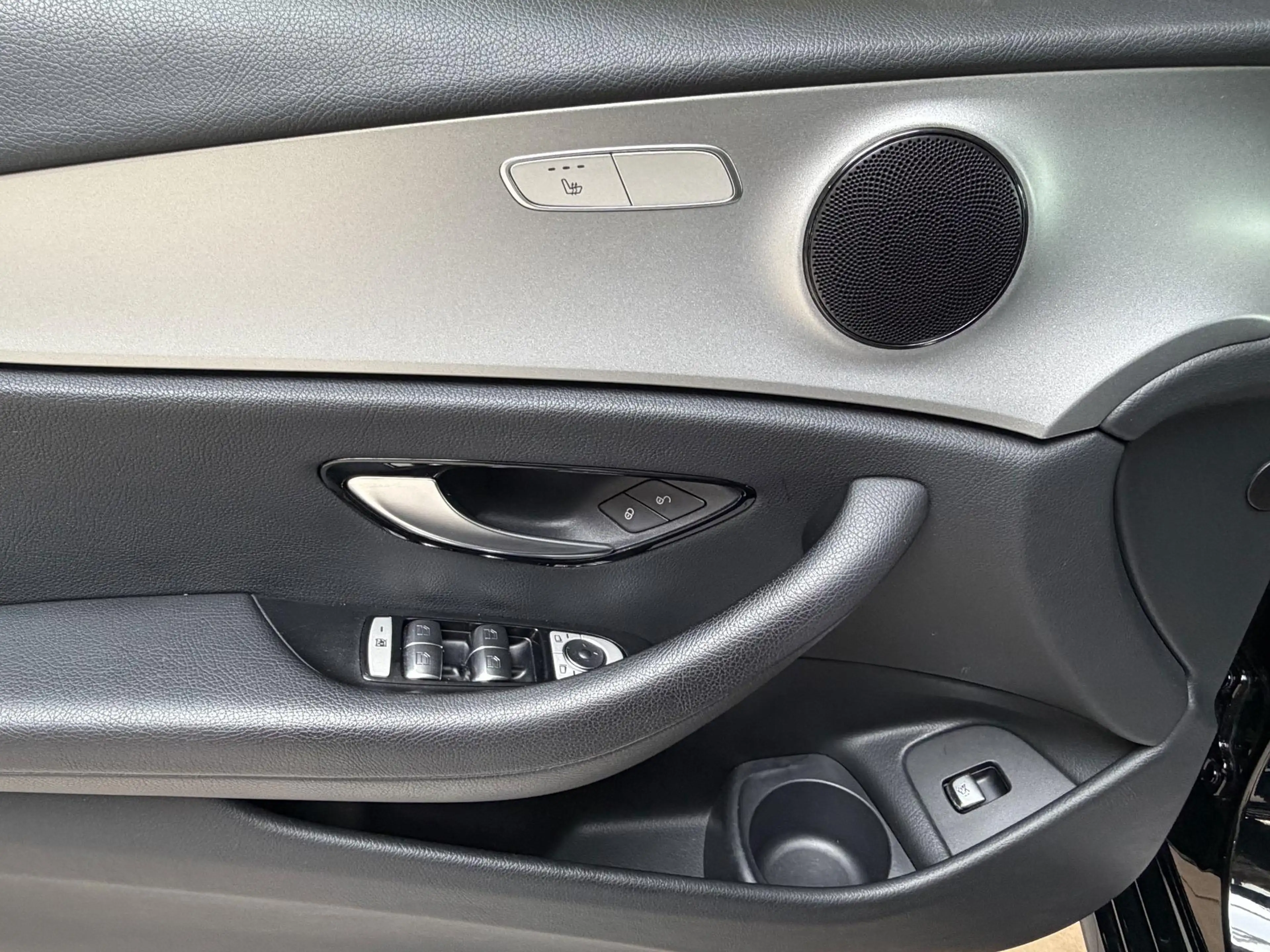 Mercedes-Benz E 300 T de Avantgarde 225 kW (306 PS), Autom. 9-Gang,... — photo 9