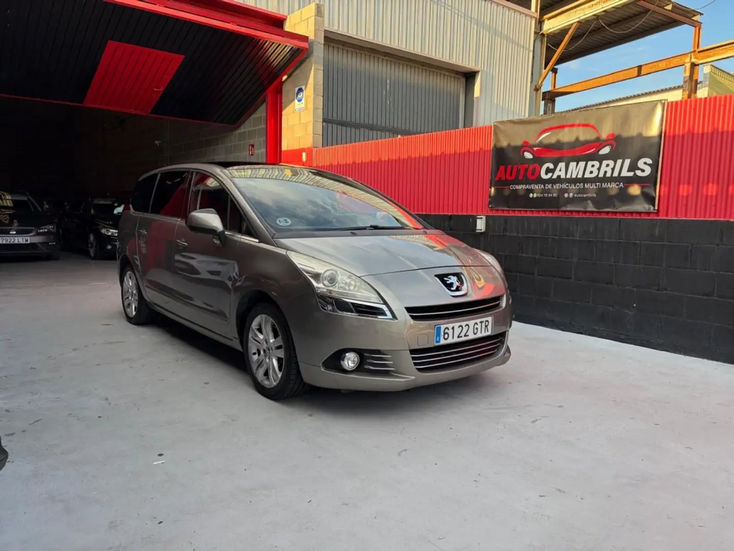 Peugeot 5008 2.0HDI Premium Gris - 1