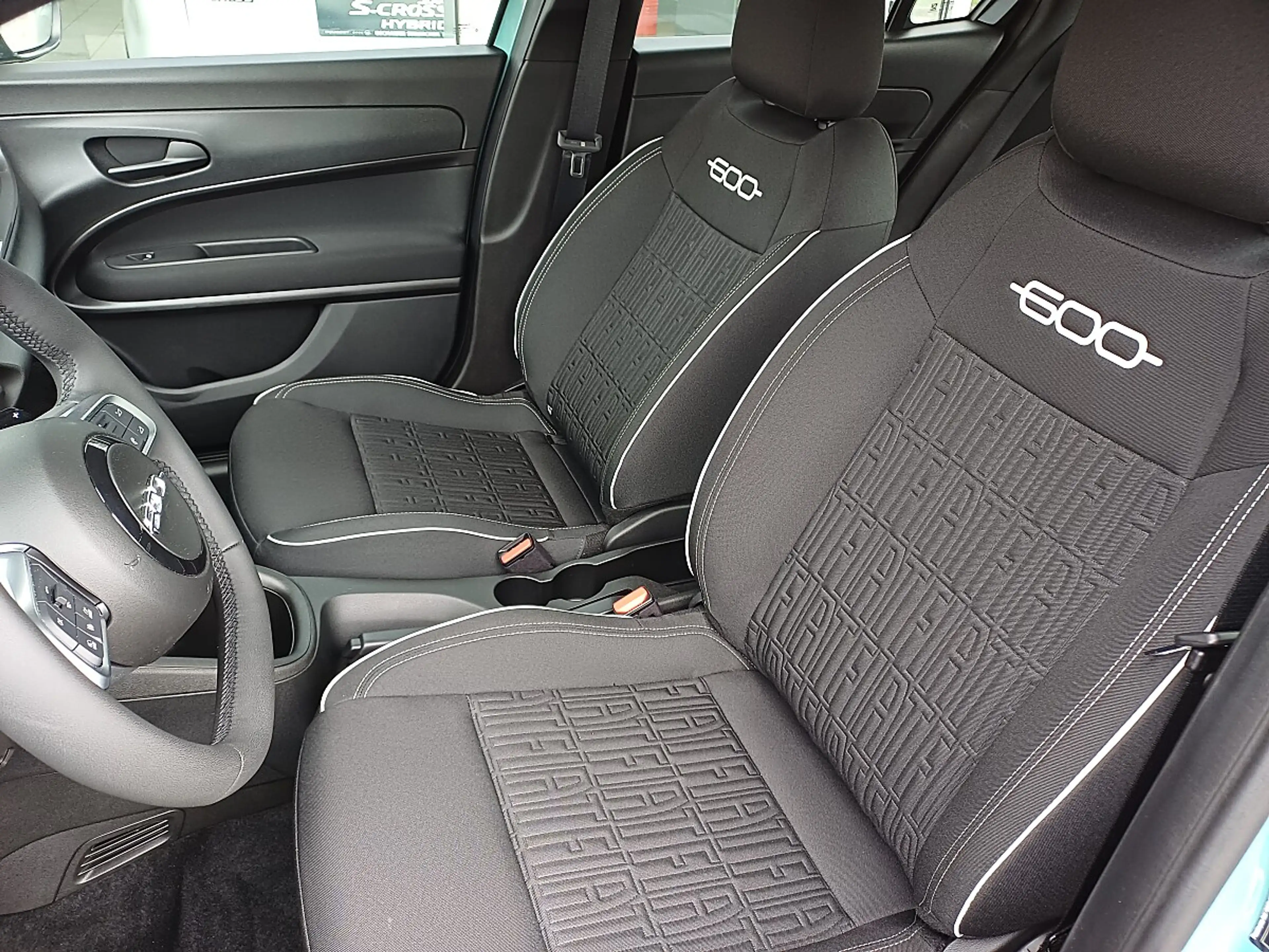 Fiat 600 Hybrid mHEV 145 6-Gang eDCT Pop — photo 8