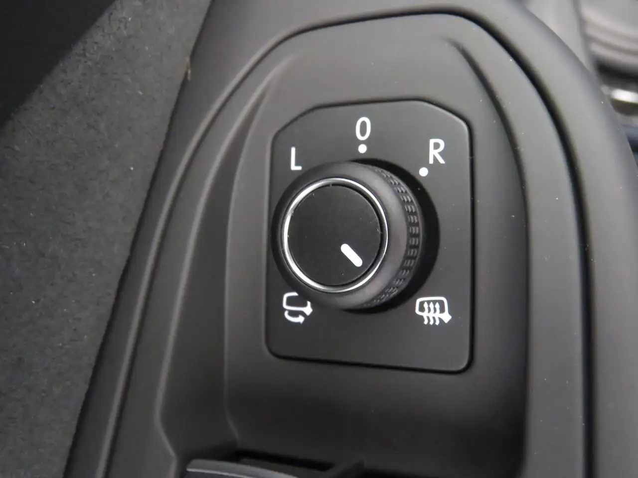 Volkswagen Golf Sport mHEV TSI DSG 9