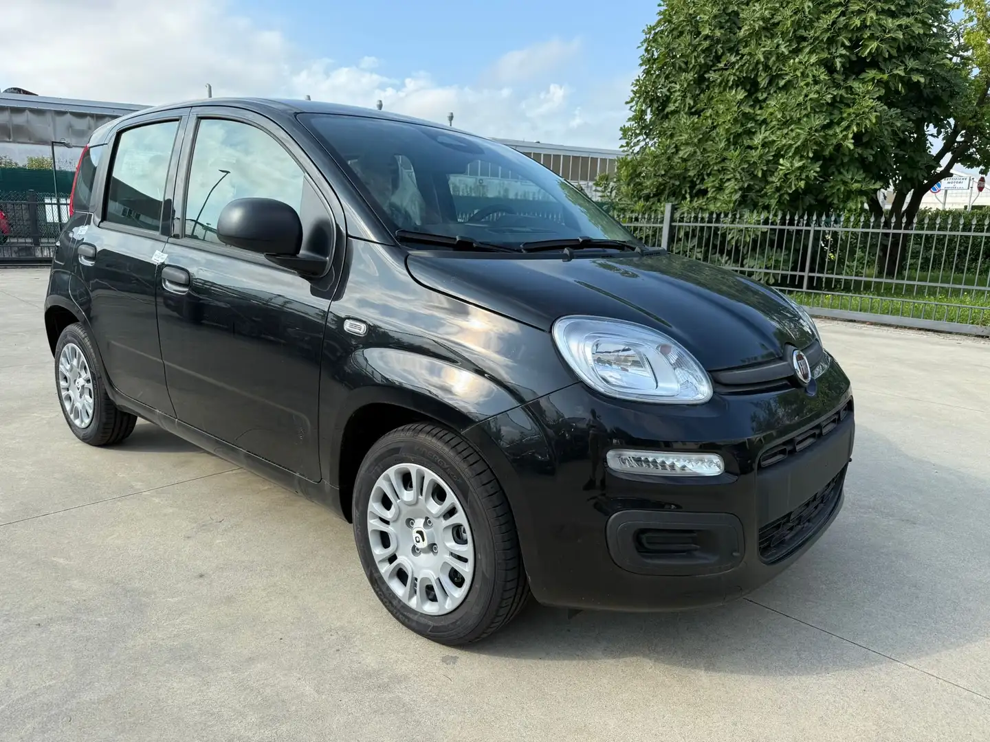 Fiat New Panda 1.0 70cv Hybrid Panda My25 KM0 Noir - 1