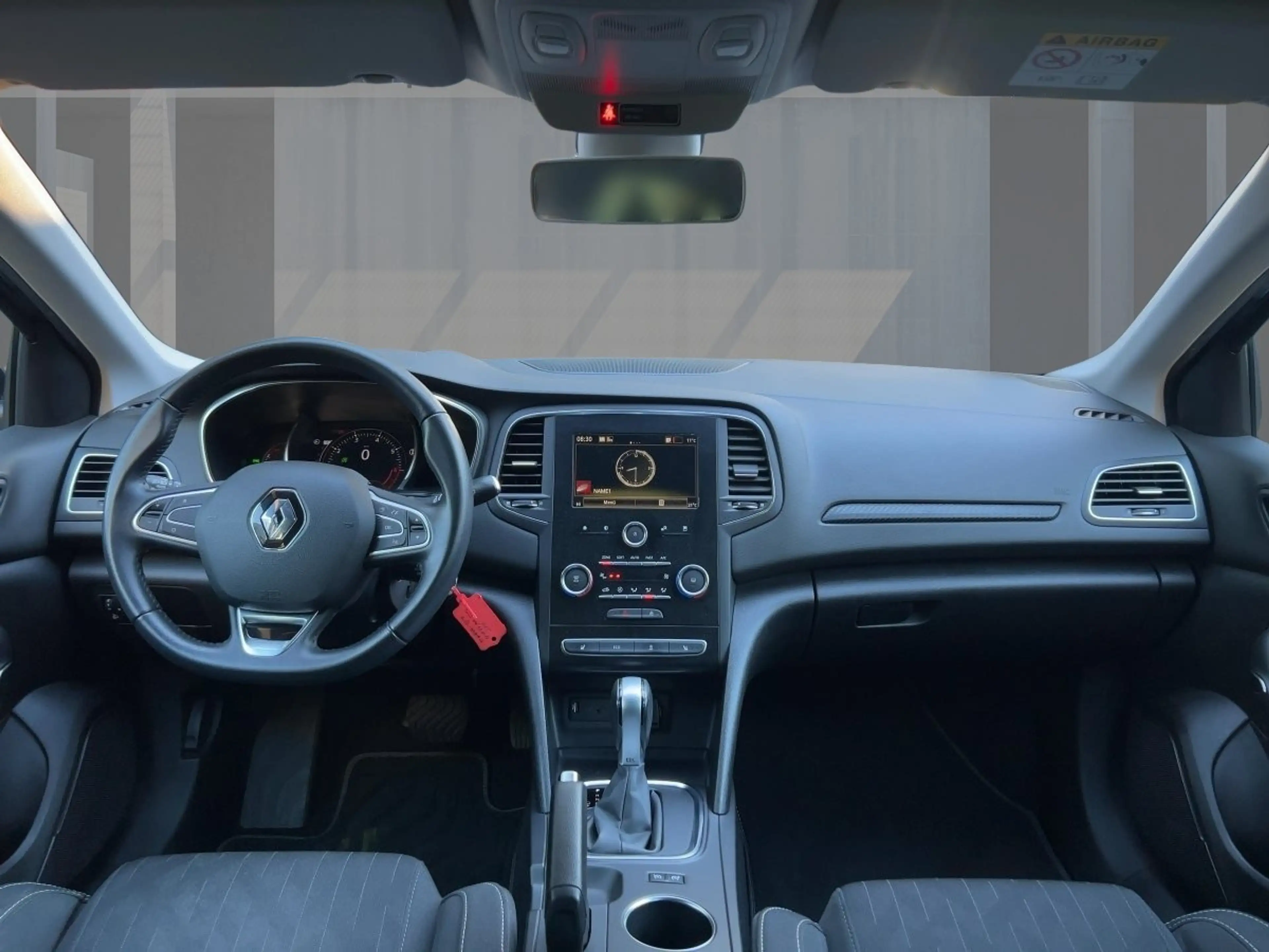 Renault Megane 5-Türer LIMITED Deluxe TCe 140 GPF EDC SHZ — photo 10