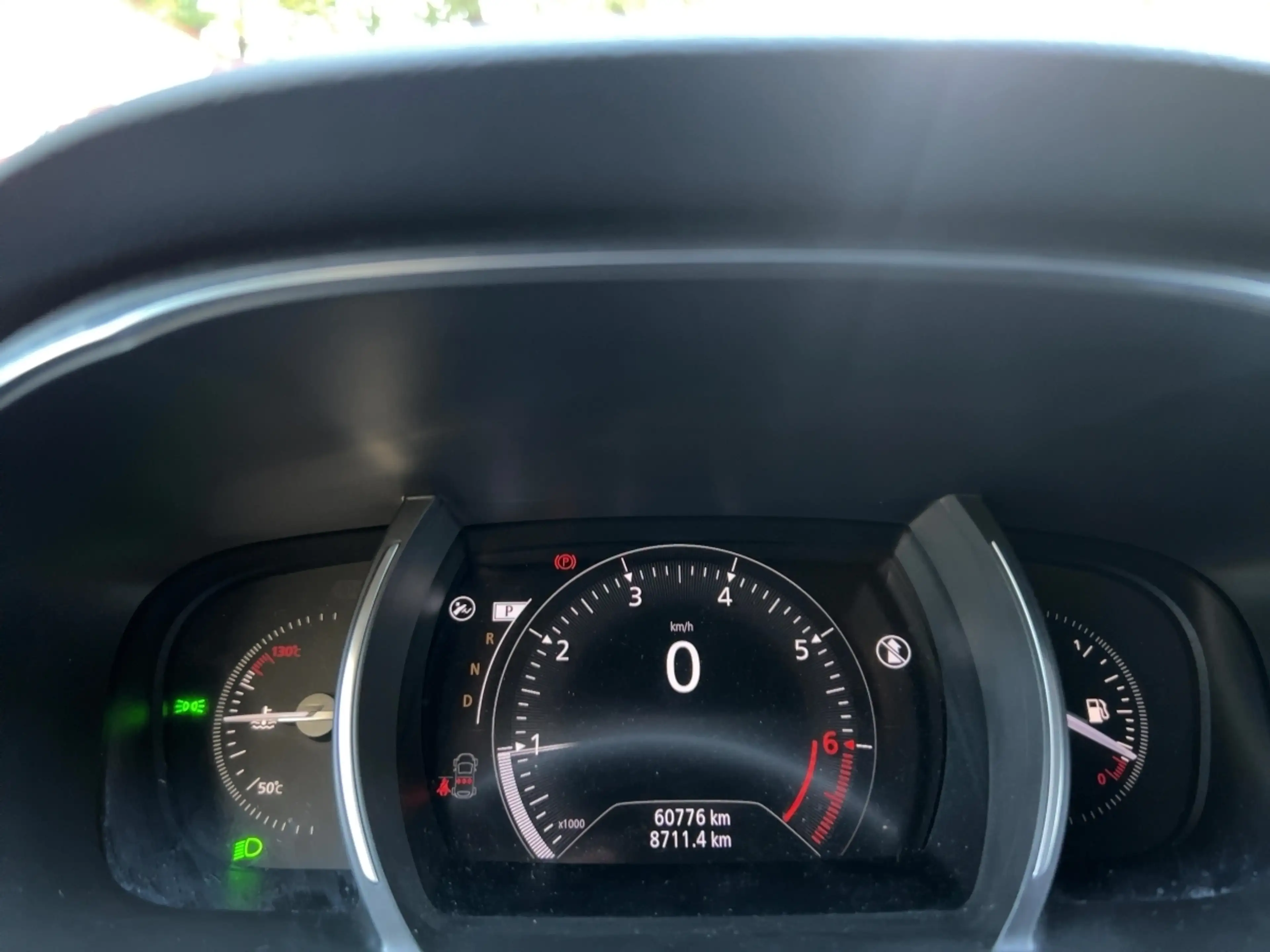 Renault Megane 5-Türer LIMITED Deluxe TCe 140 GPF EDC SHZ — photo 13