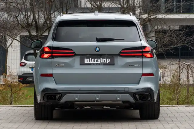 BMW X5 view 5