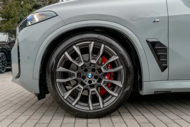 BMW X5 view 9