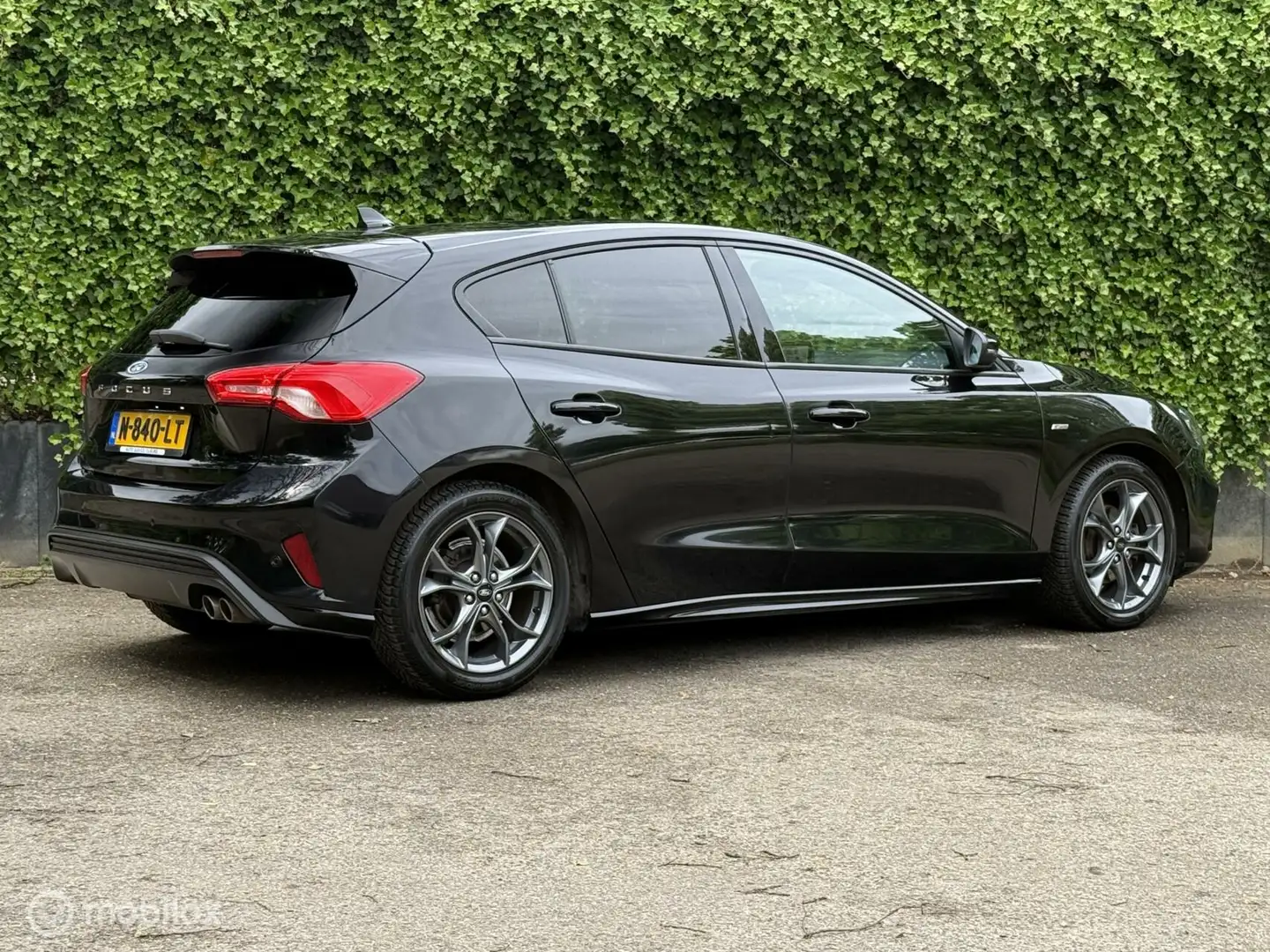 Ford Focus 1.0 EcoBoost ST Line | Carplay | PDC | Schwarz - 2