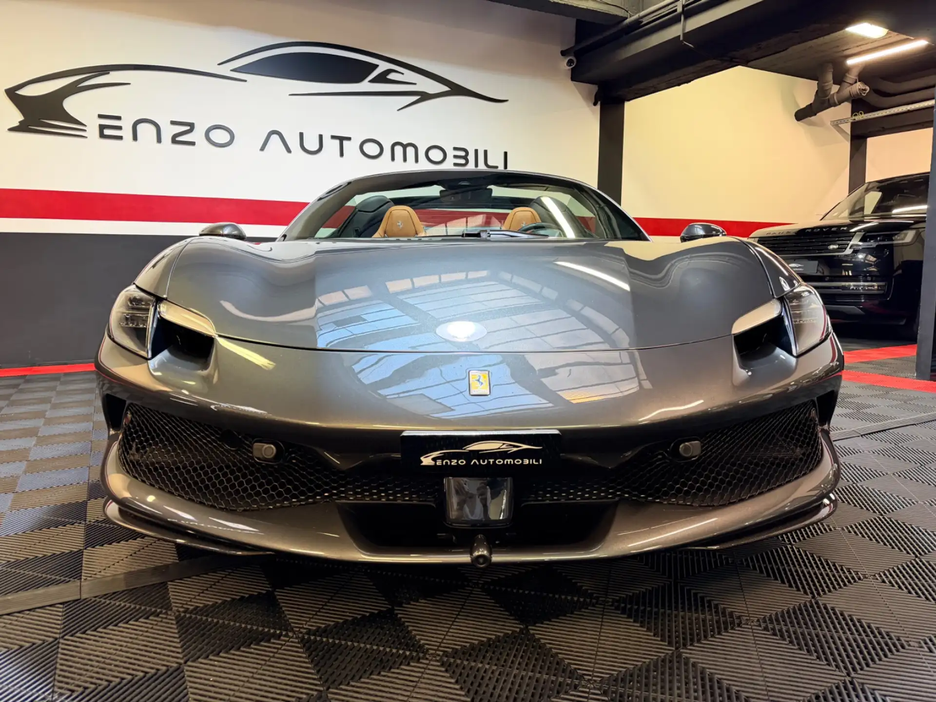 페라리 296 GTS 2024 블랙 사진 3