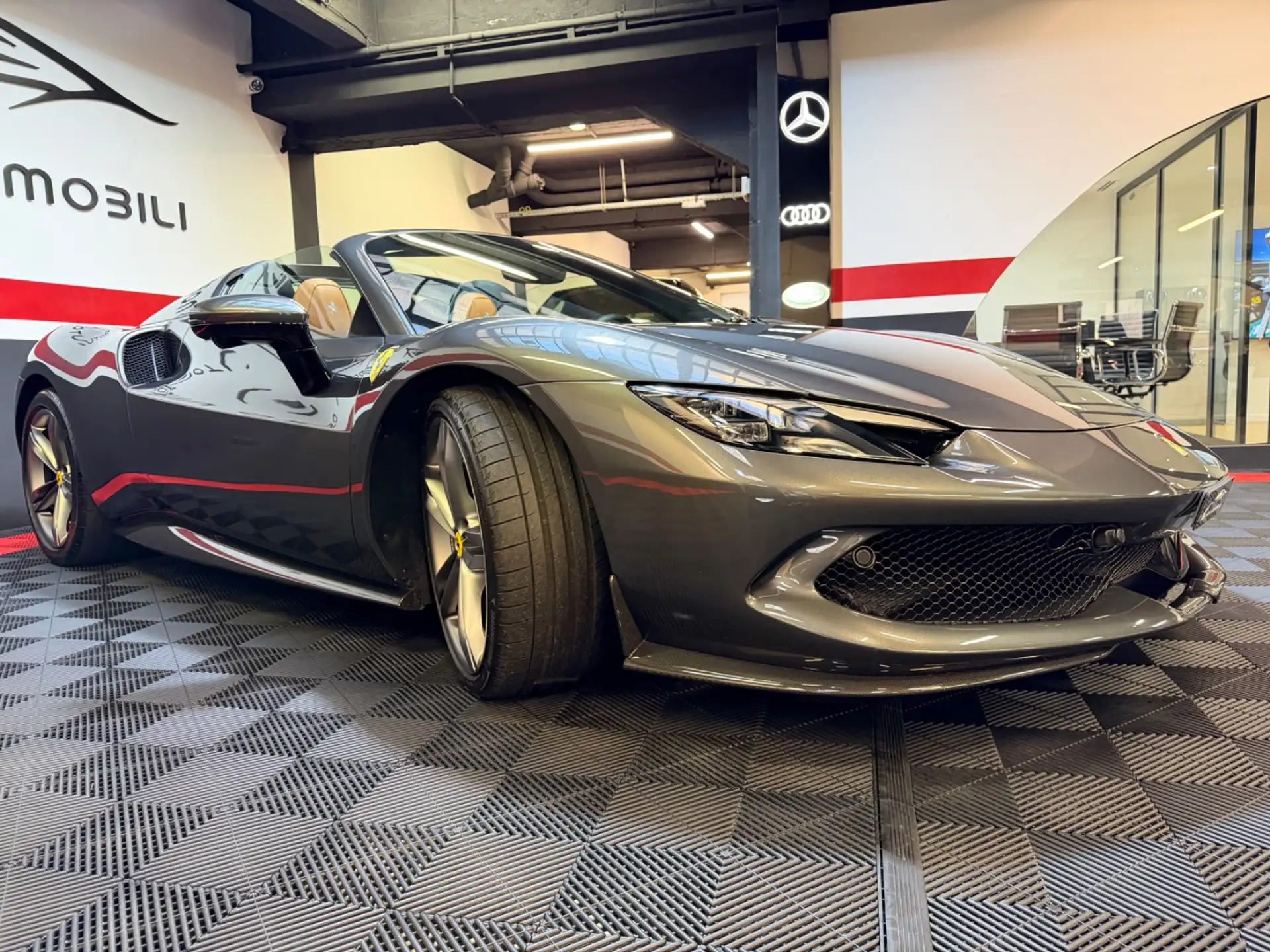 페라리 296 GTS 2024 블랙 사진 4