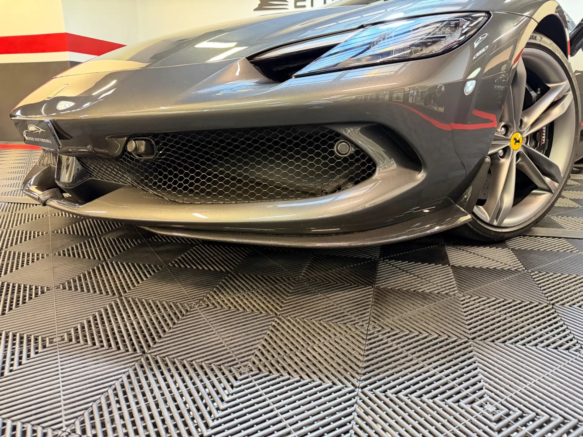 페라리 296 GTS 2024 블랙 사진 8
