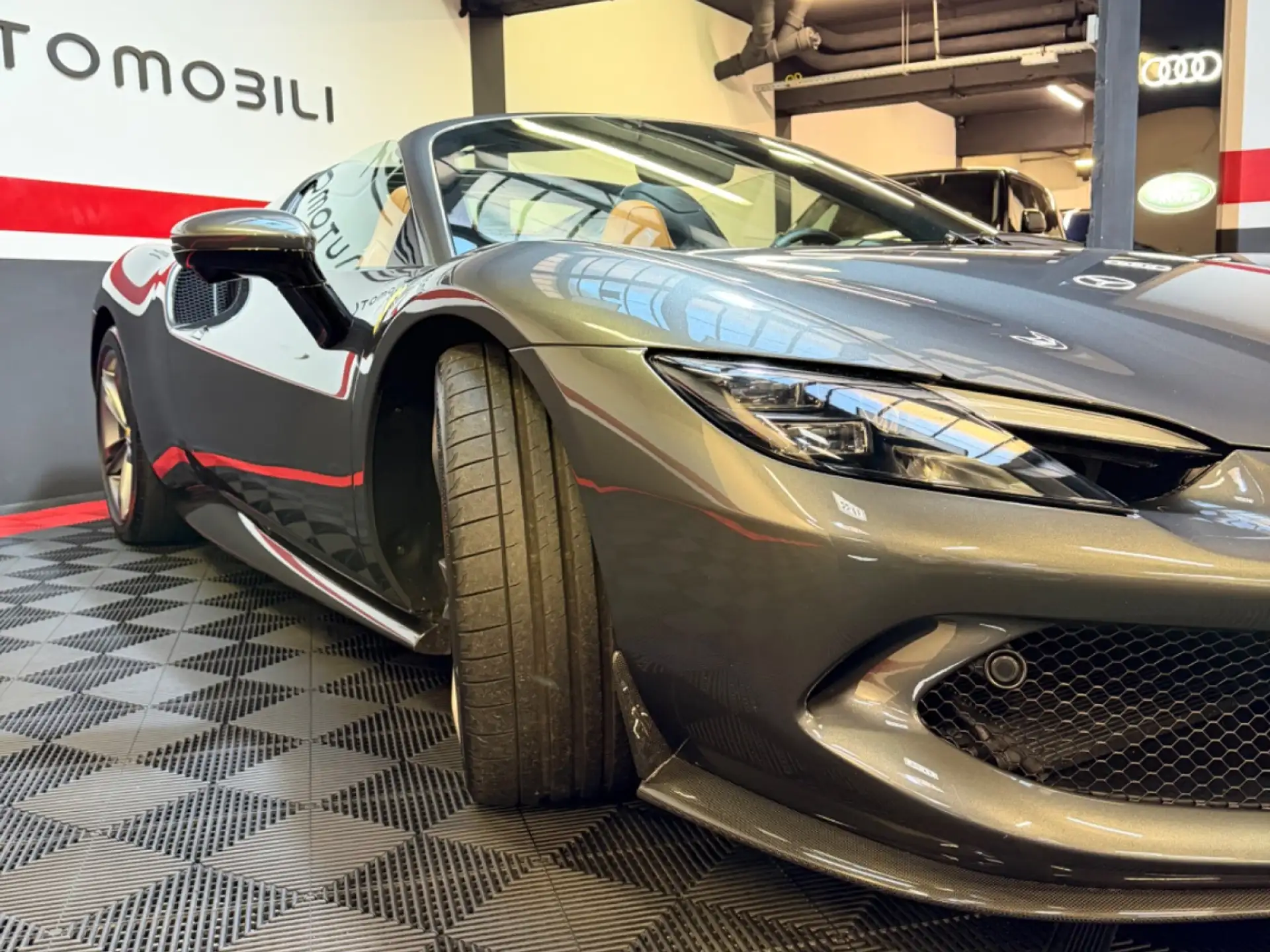페라리 296 GTS 2024 블랙 사진 6