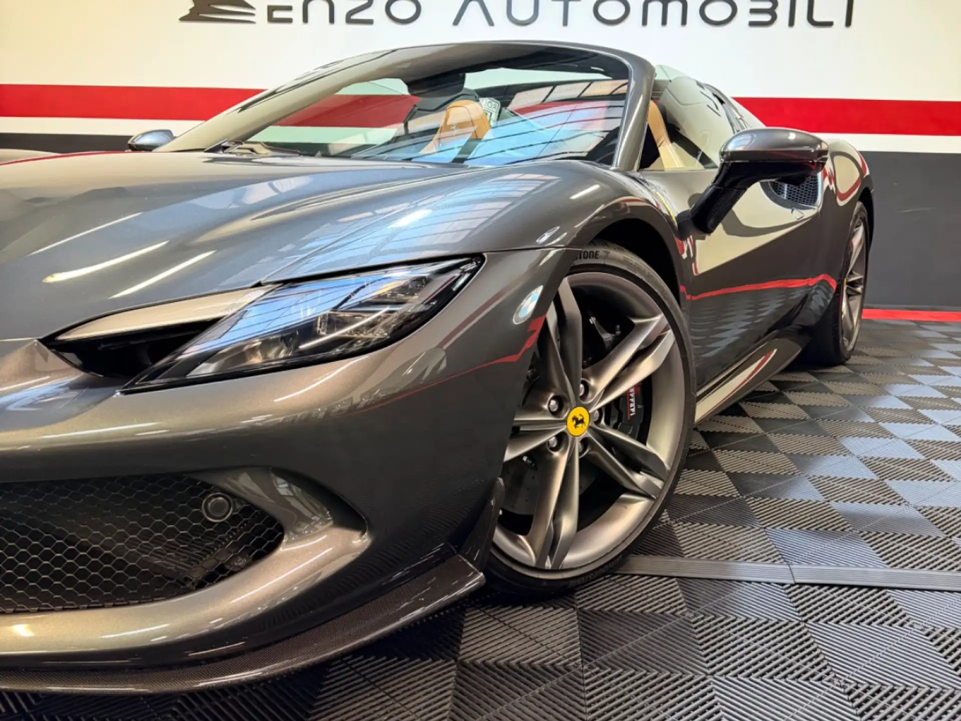 페라리 296 GTS 2024 블랙 사진 7