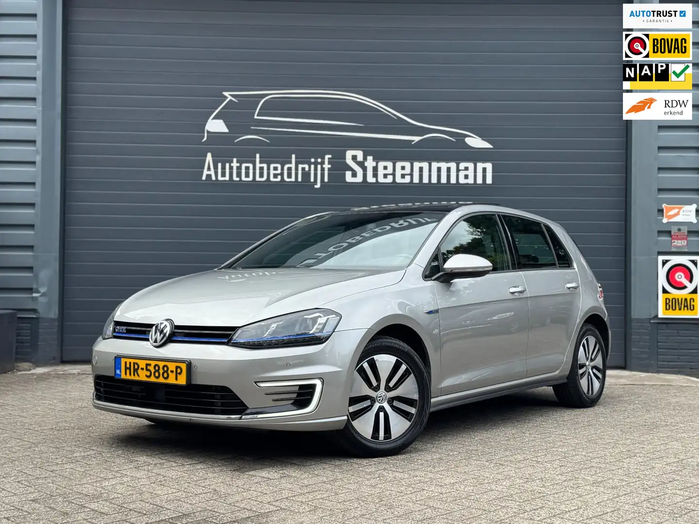 Volkswagen Golf GTE 1.4 TSI | Pano | Trekhaak | Camera | DAB Grijs - 1