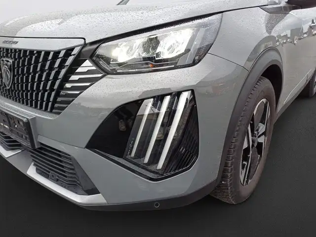 Peugeot 2008 view 9