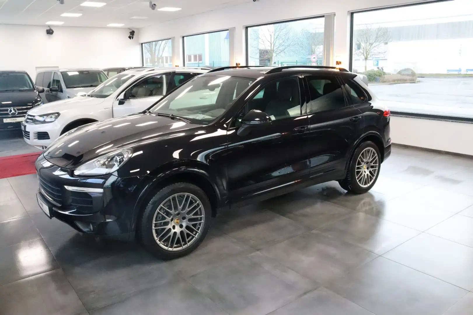 Porsche Cayenne 3.0 Diesel Platinum Edition Schwarz - 1