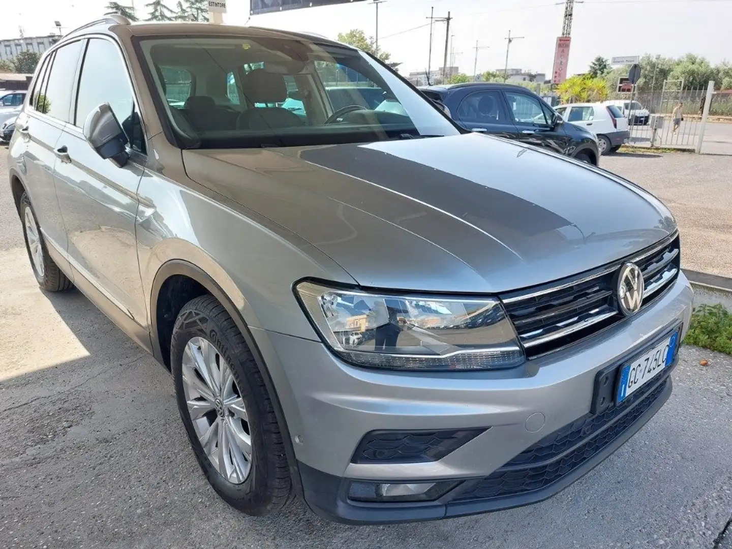Volkswagen Tiguan 2.0 TDI 150 CV SCR DSG 4MOTION Uniprò Fatturab. Grigio - 2