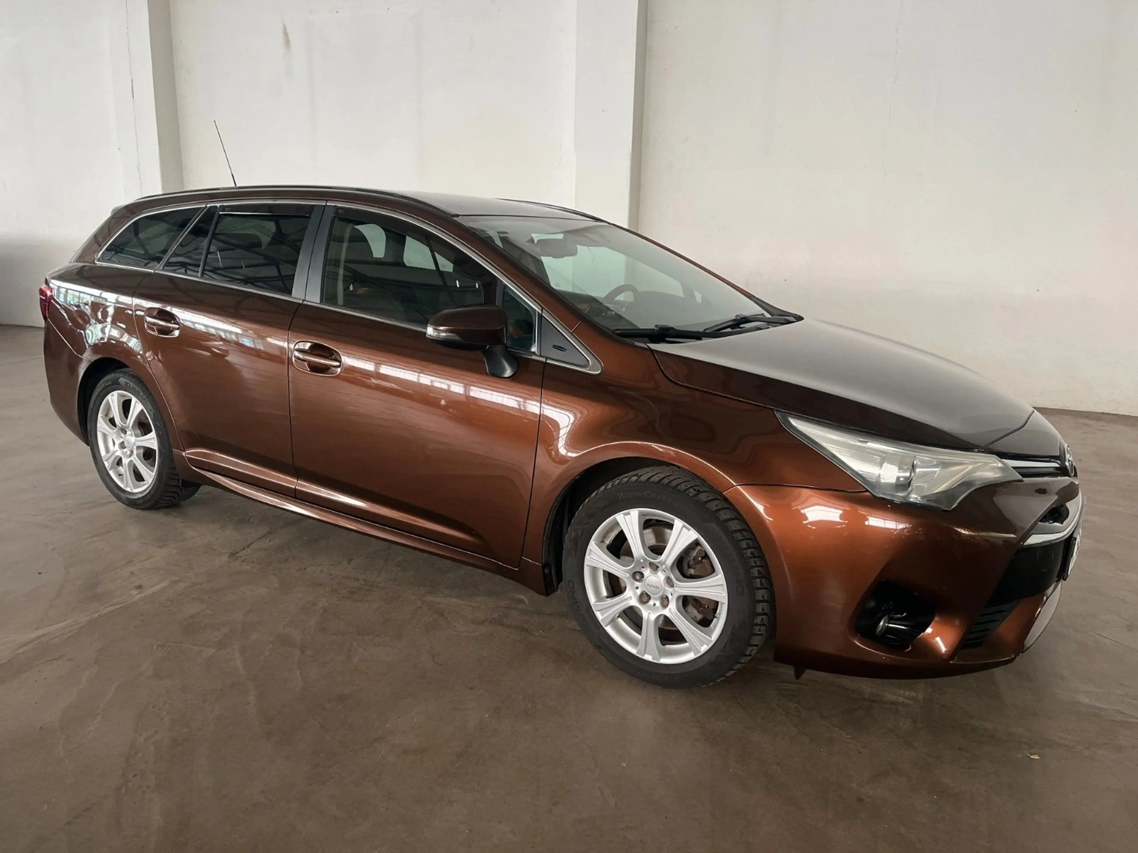 Toyota Avensis Touring 2.0 Sports Business Edition — photo 8