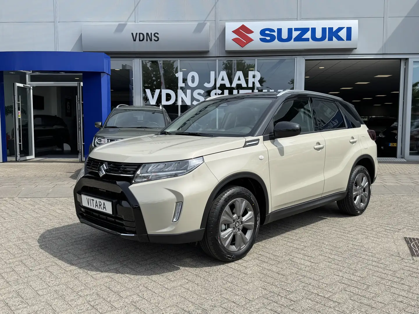 Suzuki Vitara 1.4 Boosterjet Select Hybrid Direct uit voorraad l Beige - 1