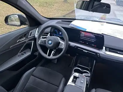Annonce voiture d'occasion BMW iX1 - CARADIZE