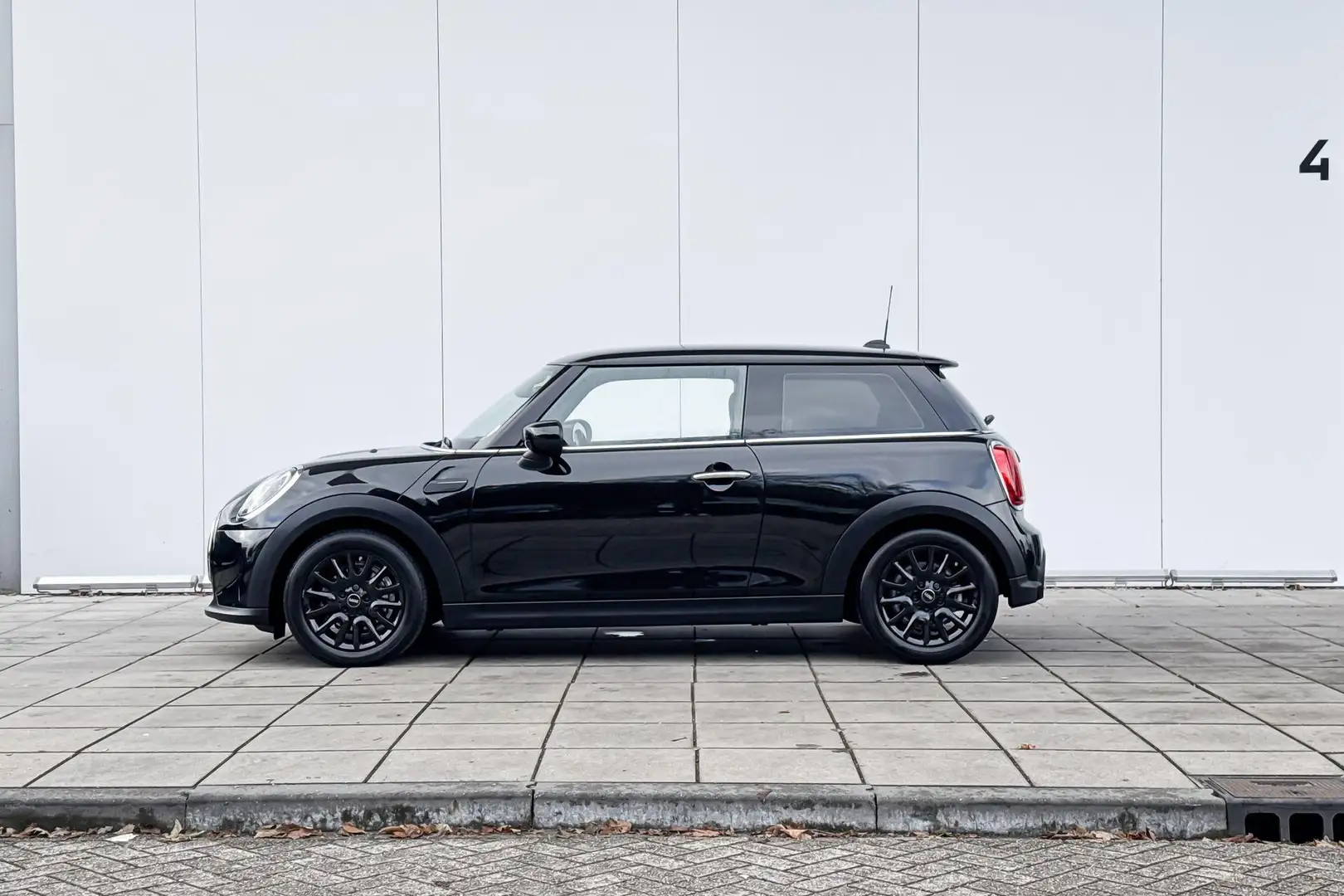 MINI One 3-deurs Classic 16" / MINI Navigatie Systeem / Cli Noir - 2