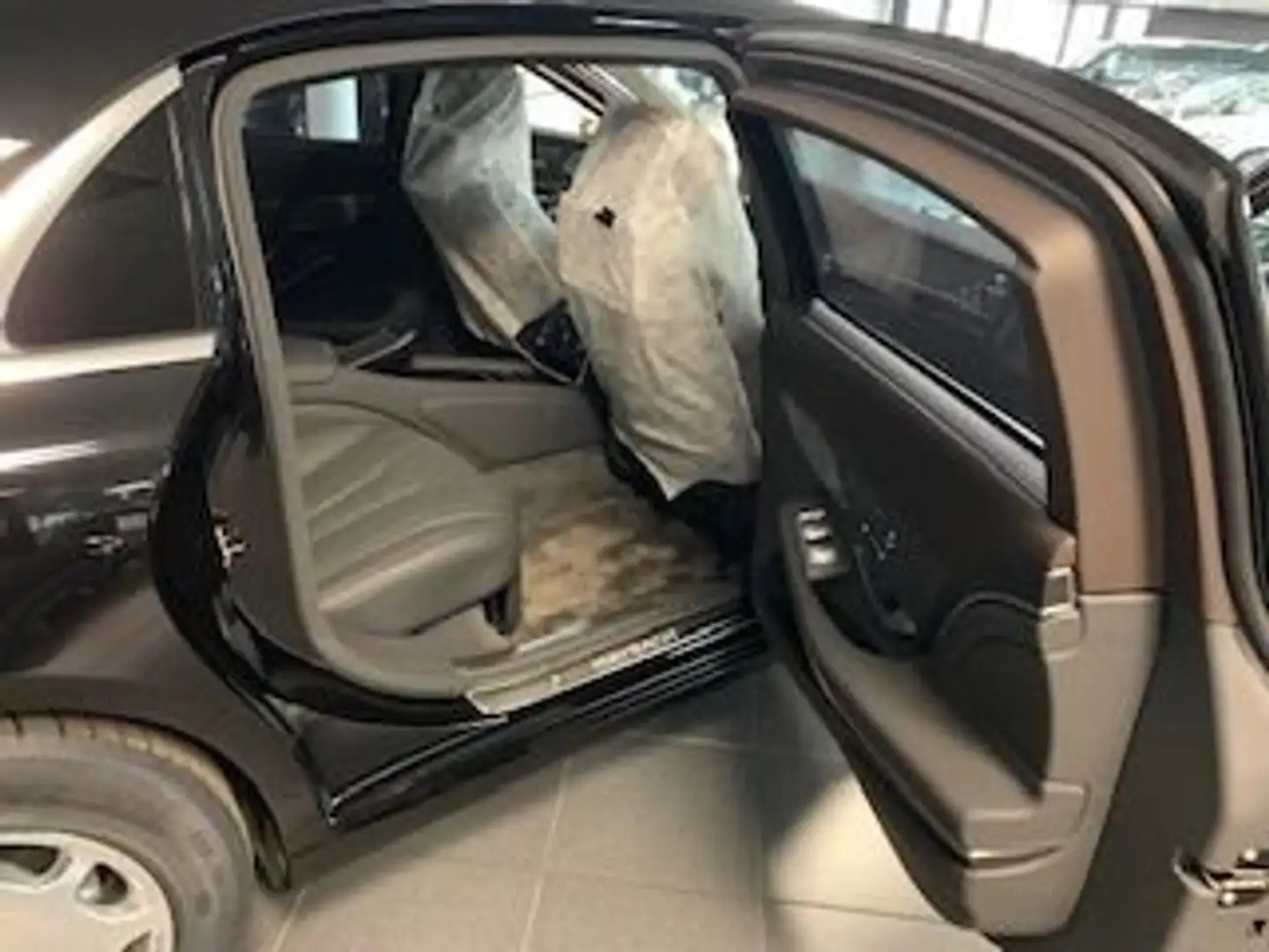 Mercedes-Benz S 680 Maybach gepanzert factory armoured VR10 Siyah - 1
