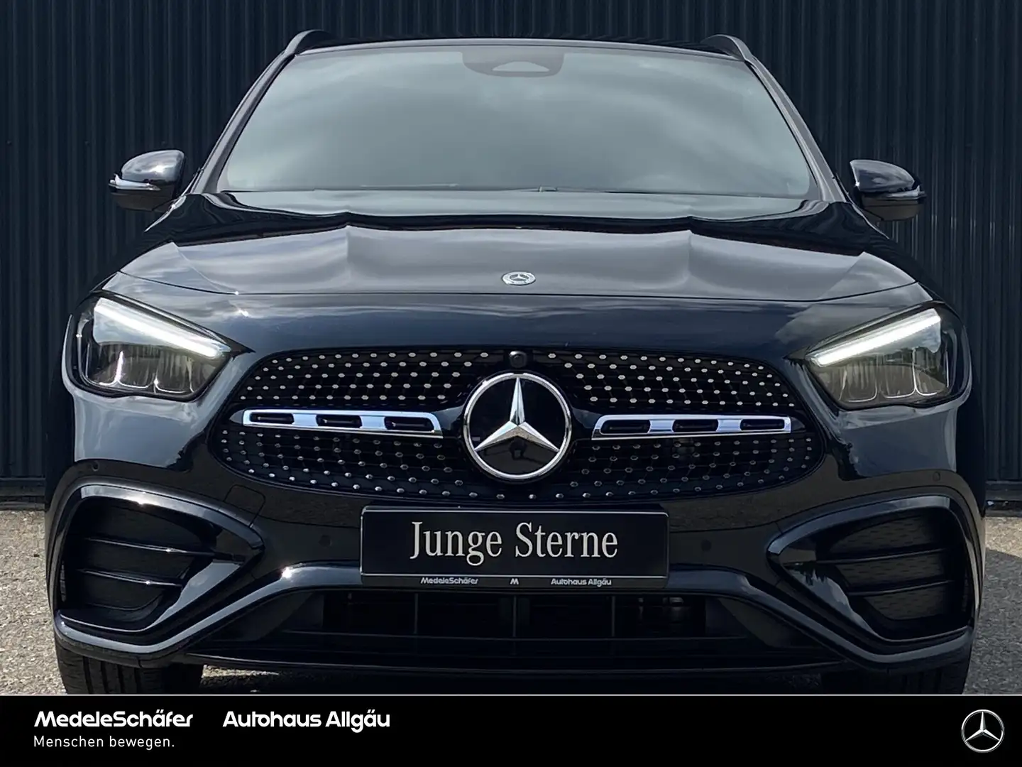 Mercedes-Benz GLA 200 GLA 200 AMG Night AHK Keyless Led Kam Amb LenkHz Schwarz - 2